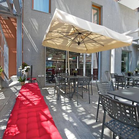 Hotel Mercure Milano Solari Restaurant bilde