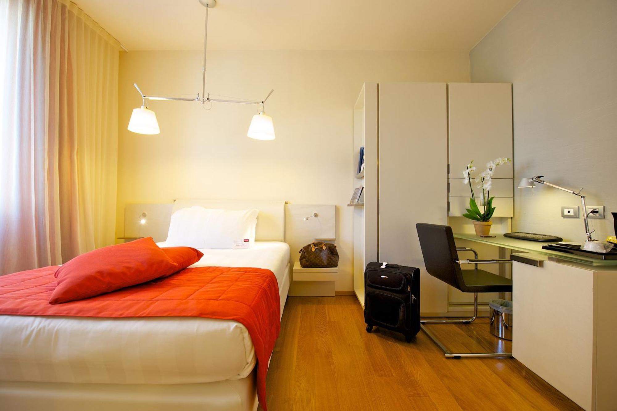 Hotel Mercure Milano Solari Eksteriør bilde