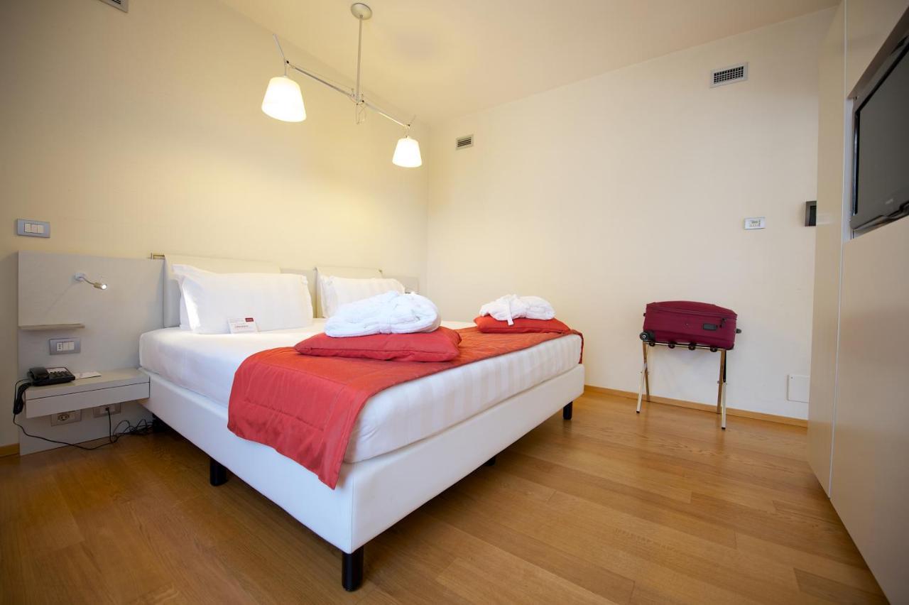 Hotel Mercure Milano Solari Eksteriør bilde